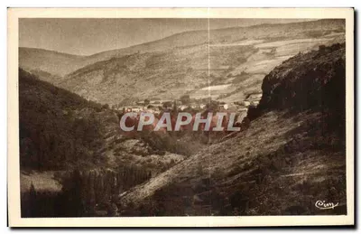 Villaggio in una valle — vista panoramica — Cimy, editore sconosciuto